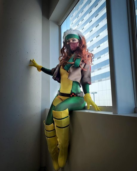 Raineemery naked pornstar pic