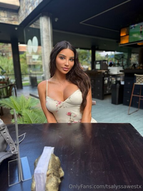 tsalyssawestx pornstar erotic photos