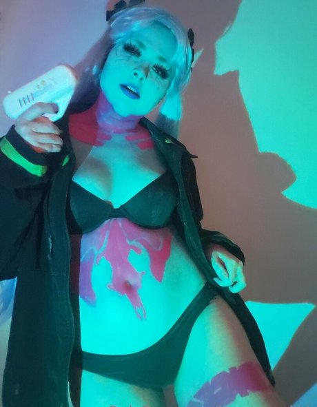 bunnyymilkk erotic pornstar pic