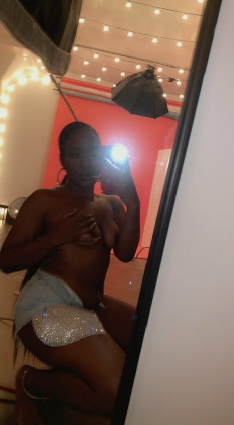 illnanaa actress pic