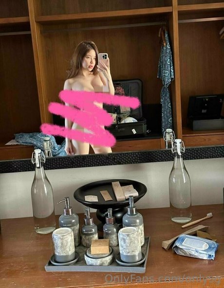 onlysg pornstar nude archive