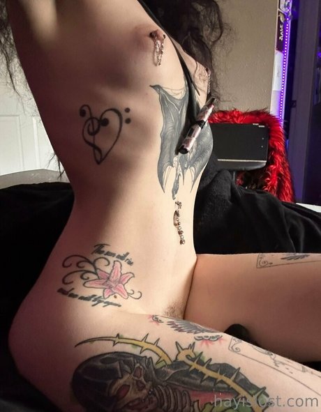 hayislost model perfect pics