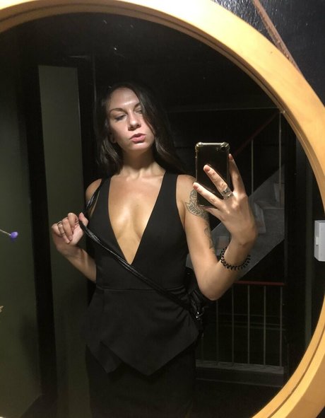 monalisawhoaa pretty actress pictures