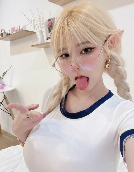 pang3pong model erotic pic