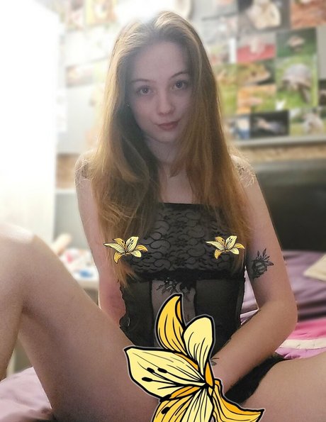 sleepyvegan nude star archive