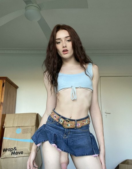 Venus Moorez sex model image