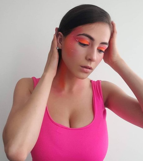 Daniela Derly pretty model picture