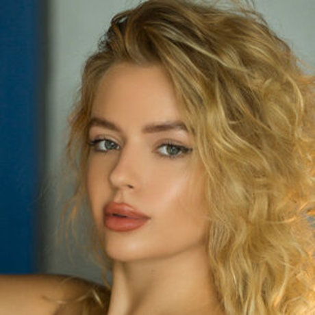 mrsliliane model nude pictures