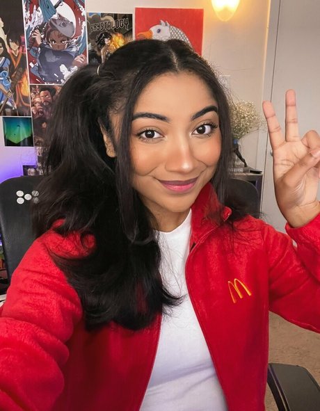 krystalogy pornographic model image