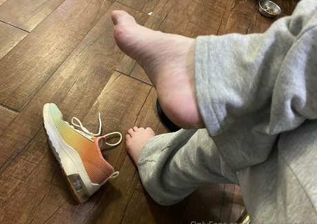 pictureimperfect naked star img