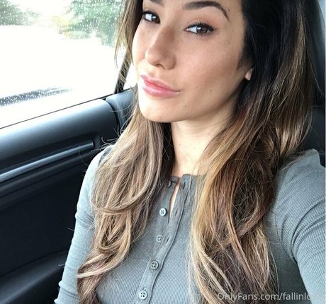 fallinlovia free model gallery