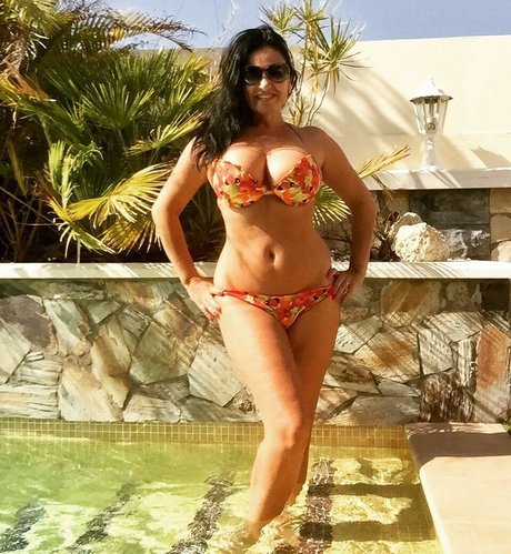 Angela Cavagna sexy pornstar photos