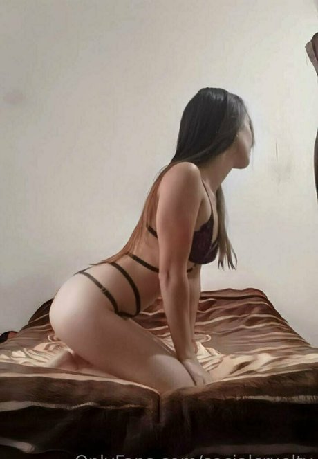 socialcruelty model sexy img