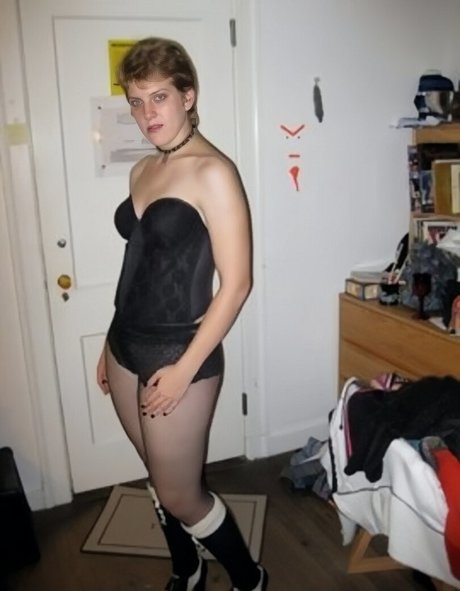 Mindless Entertainment nice model pic