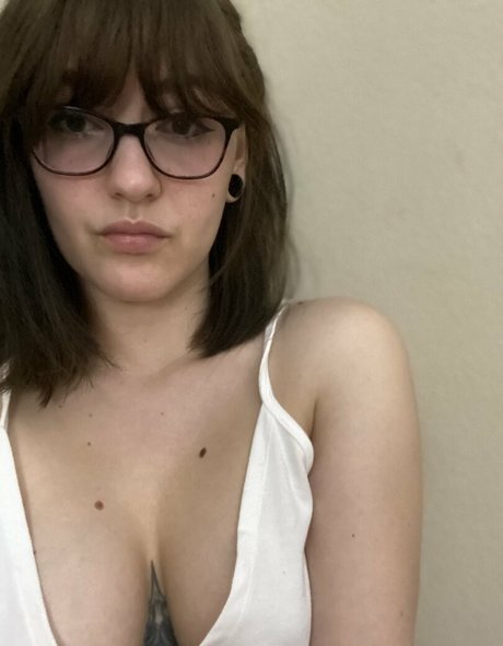 minaluna hot pornstar photo