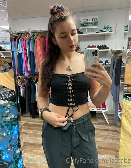 lsdtabs nice actress pic