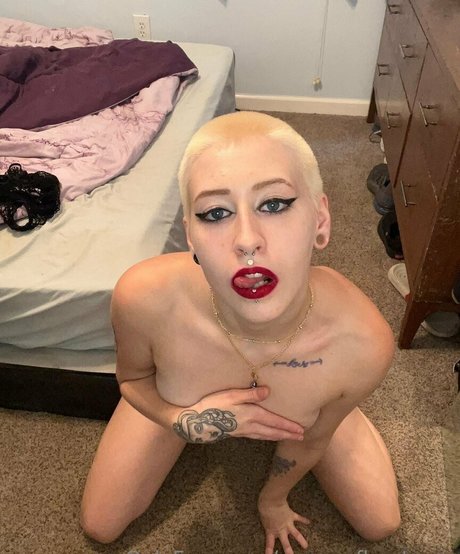 queenofbootyy__ art model img