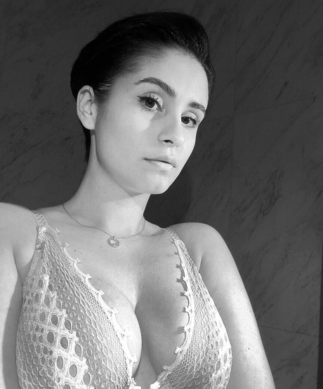 only lika model hd picture