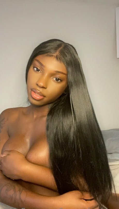 bronzebarbiee star nudes picture
