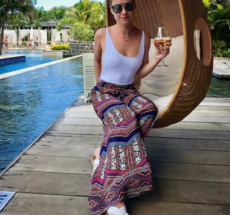 Becca Tobin pornographic model galleries