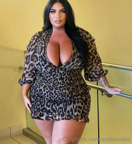 ashbovaxo nice model photo