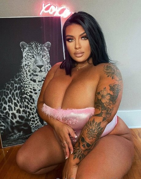 ashbovaxo star hot photo