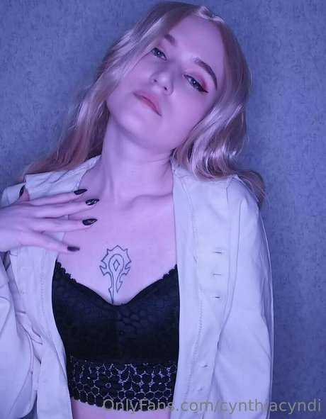 cynthiacyndi star top photo