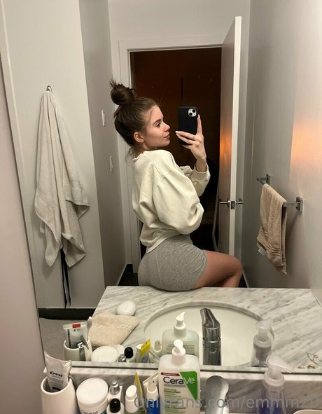emmm20 nudes model pictures
