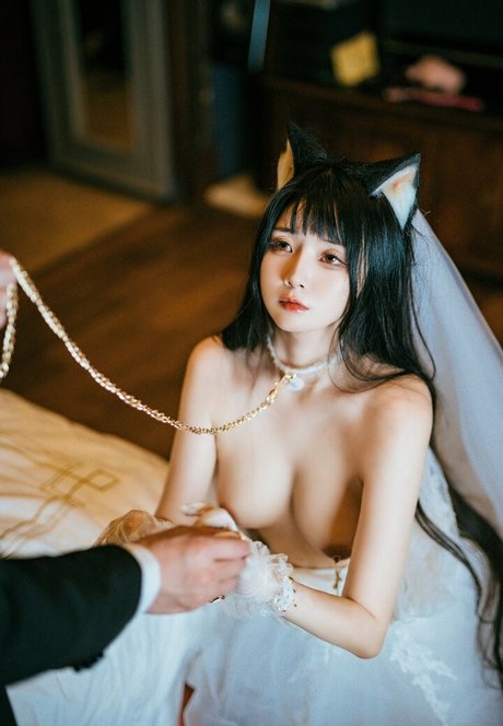 Raku 66 sexy model pic