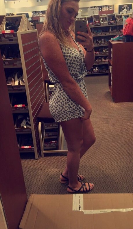 Raelyne Summeier model pretty photos