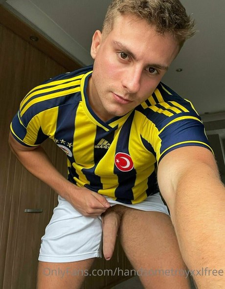 handsometroyxxlfree star adult archive