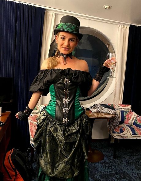 corkyafterdark pretty actress pics