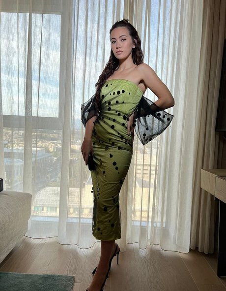 Jessica Yu Li Henwick beautiful actress gallery