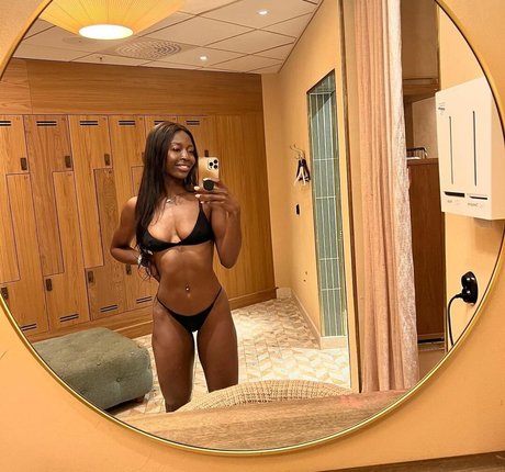 Khaddi Sagnia model nudes images