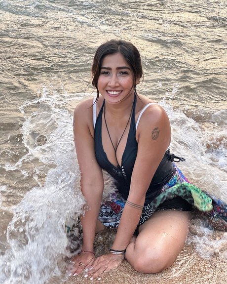 skinny brunette onlyfans free photo