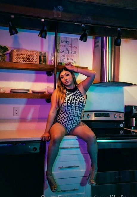 avalilyfree beautiful pornstar gallery