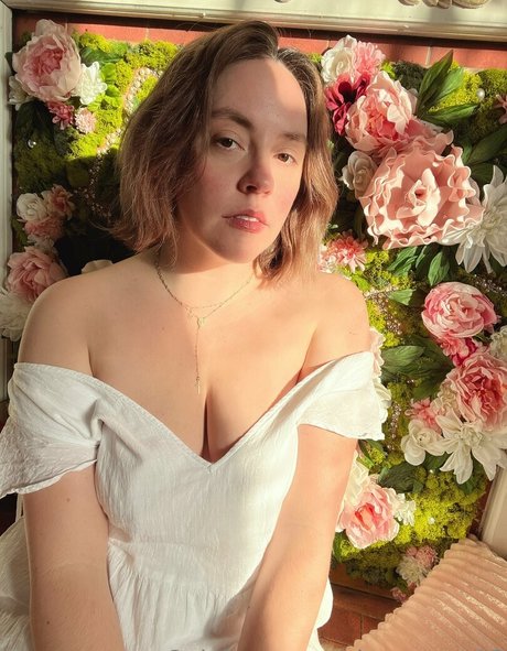 skye marx13 erotic actress img