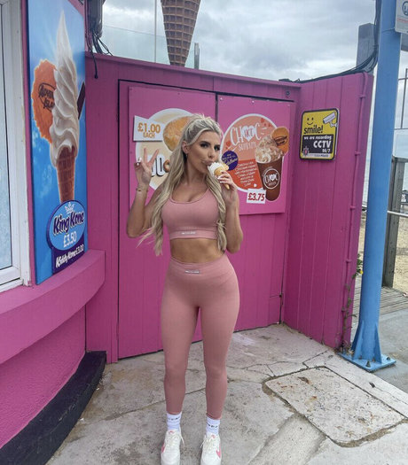 Chloe Burrows star nudes gallery