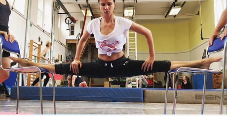 Aylin Tezel model erotic picture