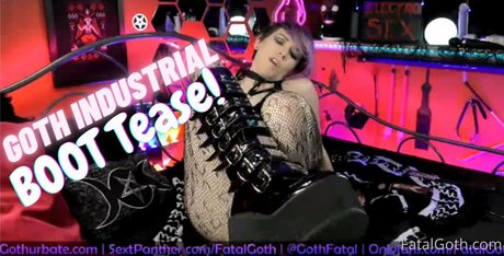 fatalgothfree nude actress picture