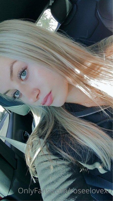 roseelovexo star top image