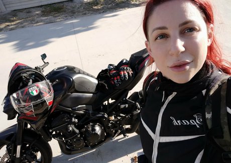 larraphoenix exclusive pornstar photos