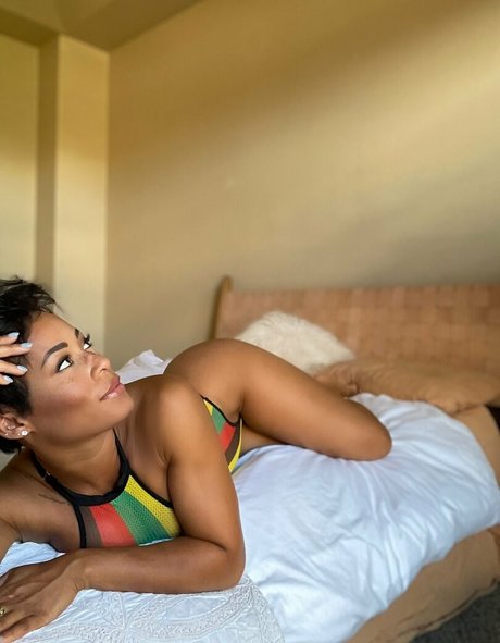 Kristal Marshall hot actress image