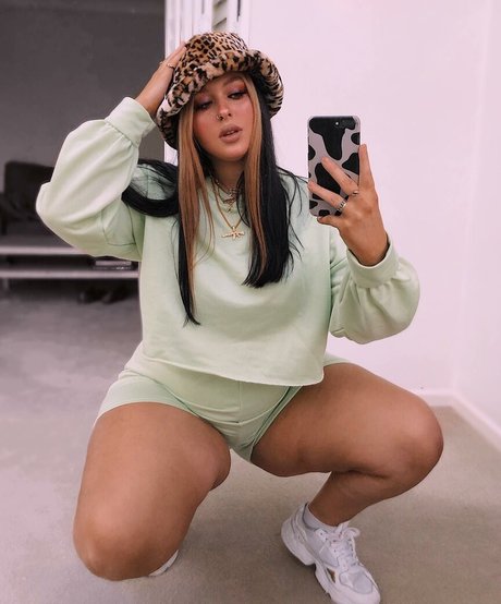 african pussy onlyfans top image