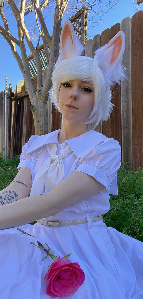 minibunzzz erotic actress photo