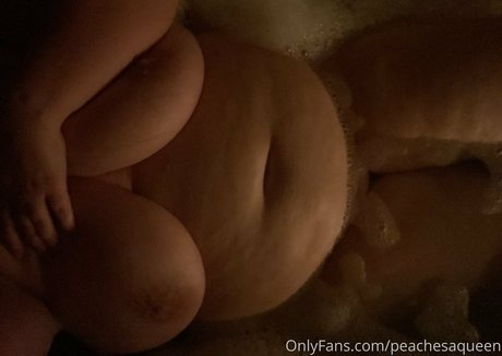 peachesaqueen high quality model image