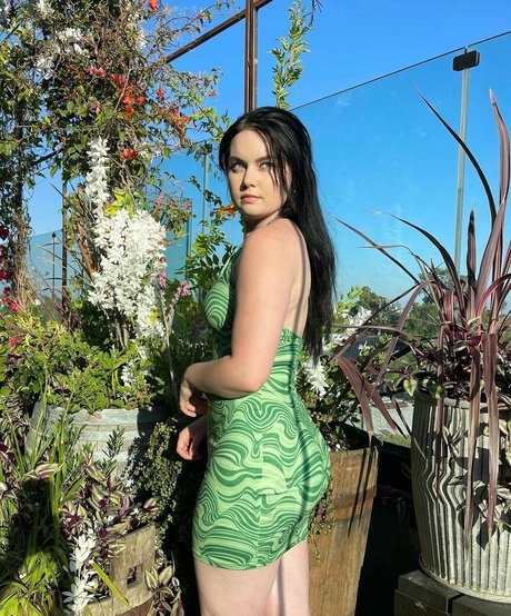 Sam Temple model nude pictures