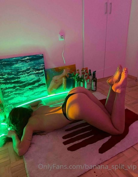 banana split vip model adult images