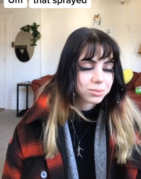 OkayGnomie star hot pics