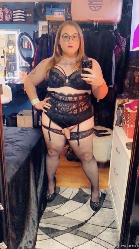 freydacoxx star nude archive